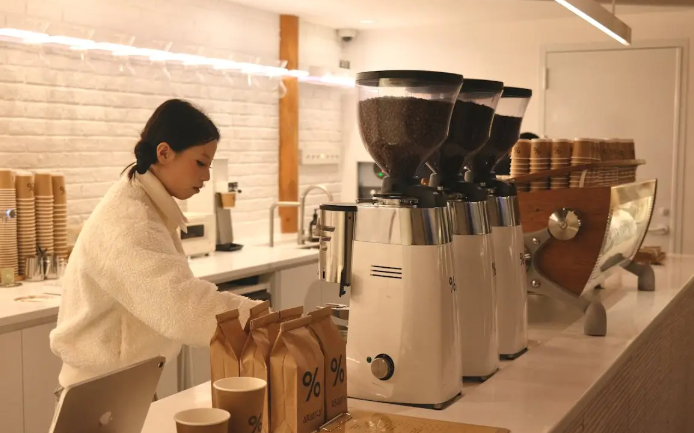 Dari Kopi ke Cashflow: Strategi Bisnis Minuman Kekinian